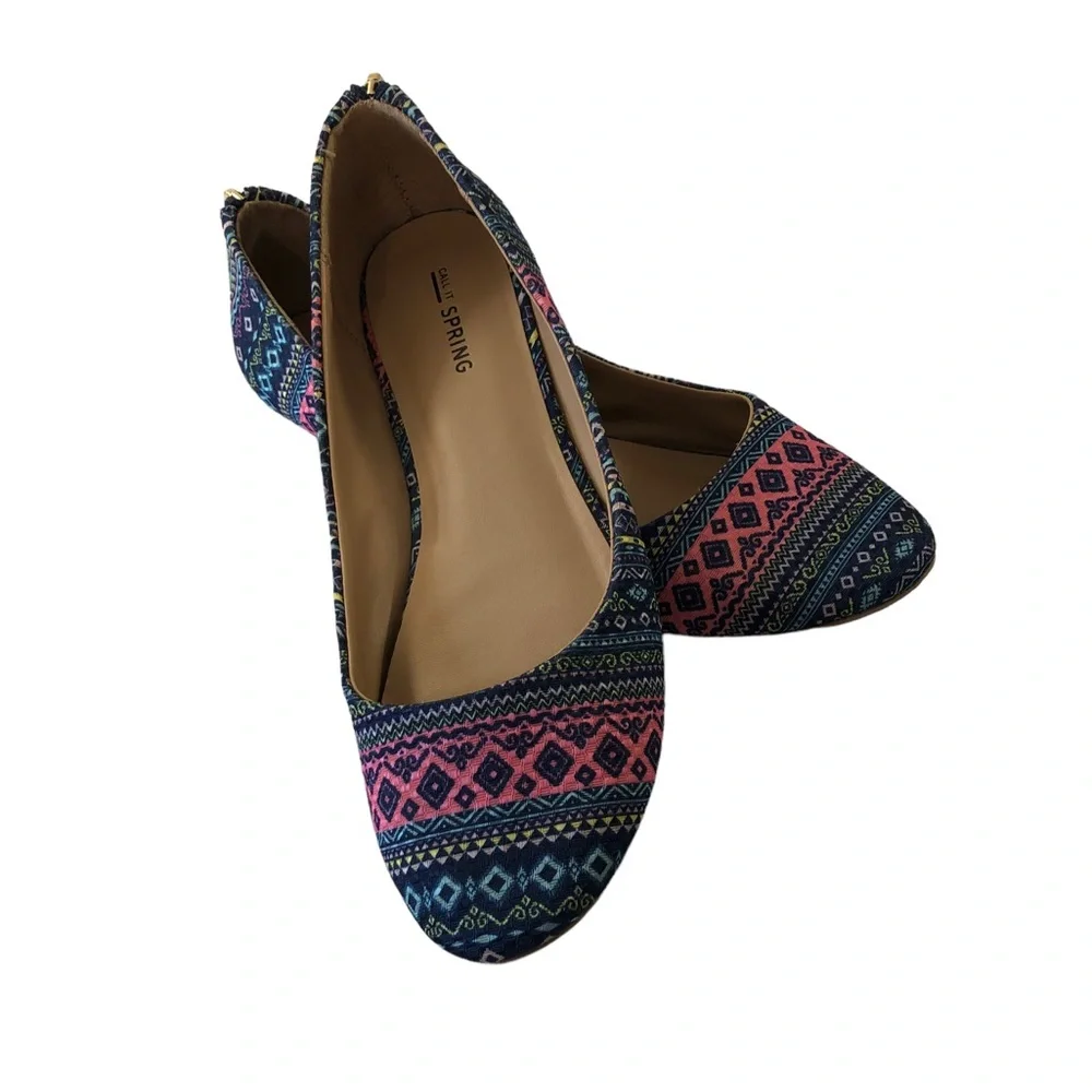 Patterned multicolored Trendy Flats in Blues & Pink size 8 shoes